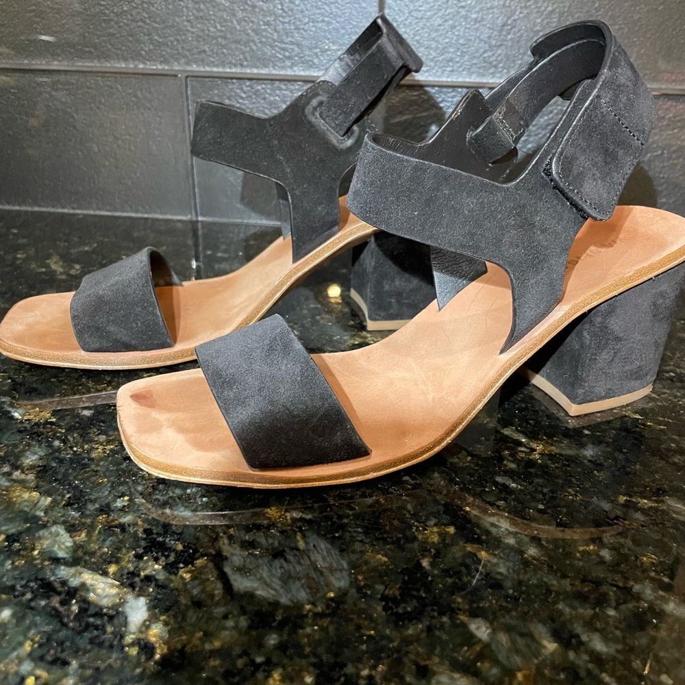 Via Spiga Suede Block Heel Sandal - Sz 6.5.